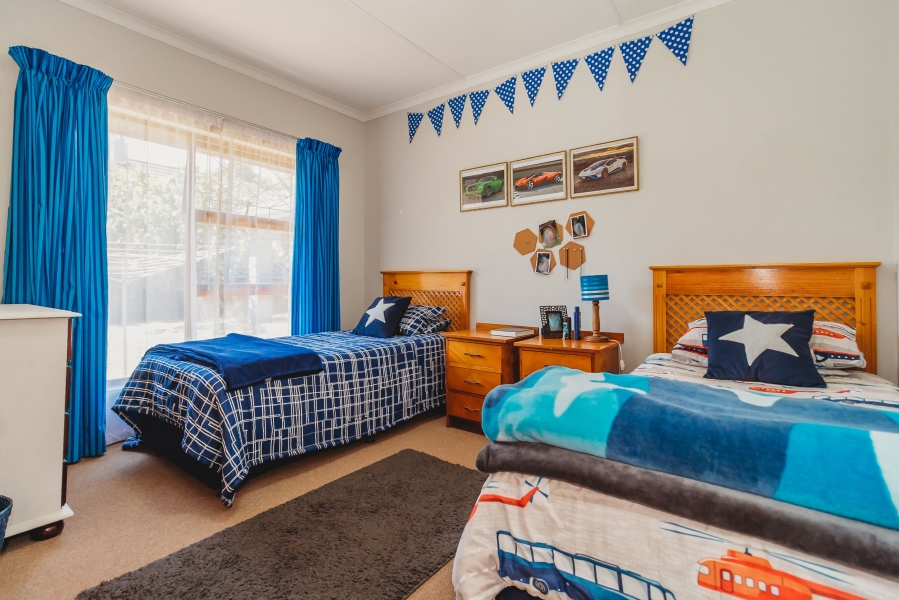 5 Bedroom Property for Sale in Heatherlands Western Cape